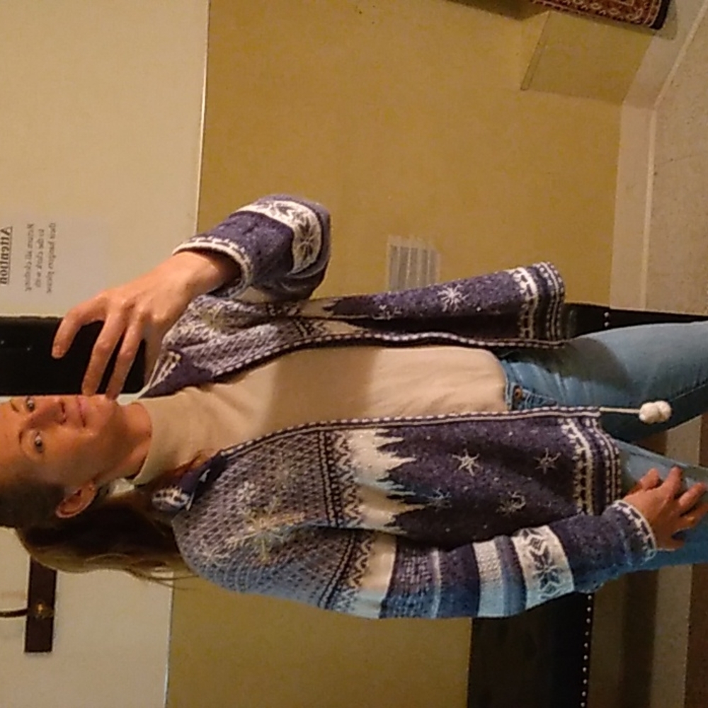 Heirloom Collectibles Christmas Sweater